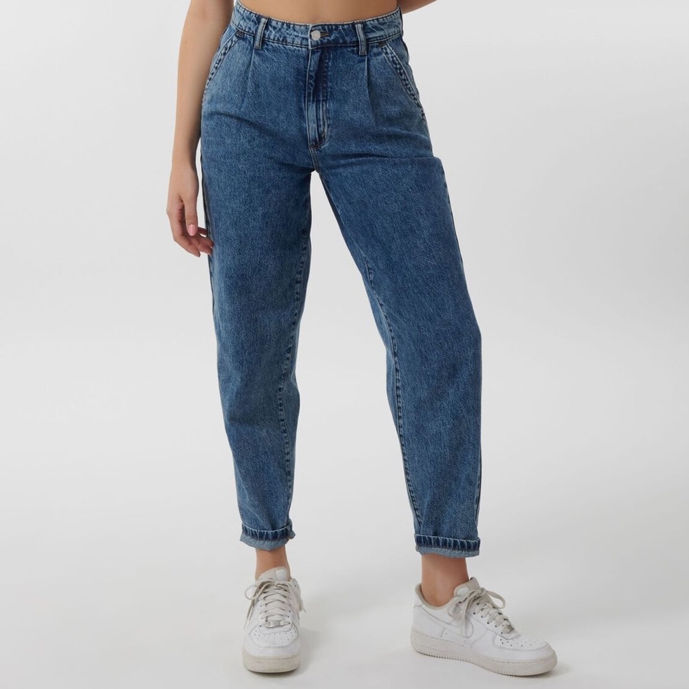 BRAND NWT NEVER WORN Garage 80s mom denim jeans